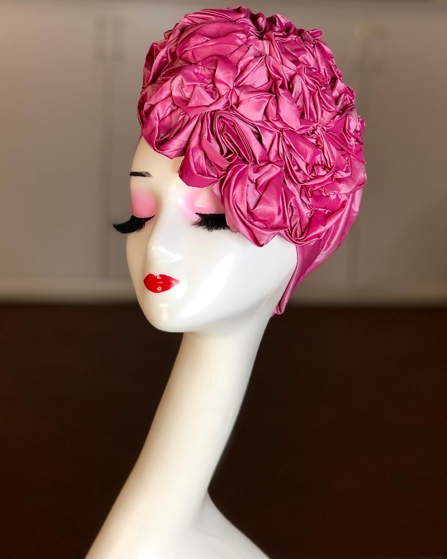 Fuchsia satin ruffle AutoGele