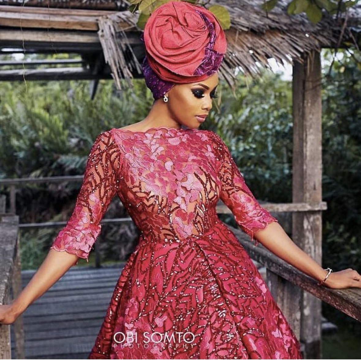 Rose sculpted coral gele